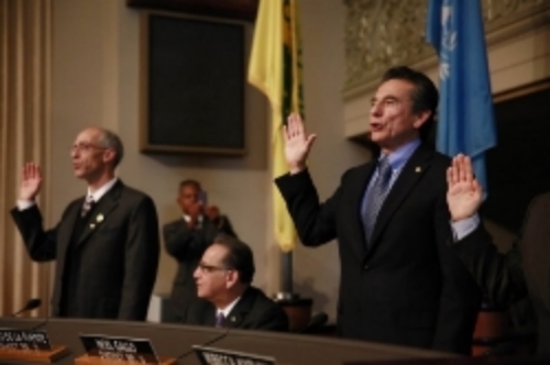 Councilman Kalb (left) and Councilman Gallo (right), being sworn in.