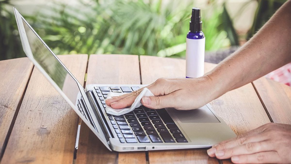 Laptop cleaner