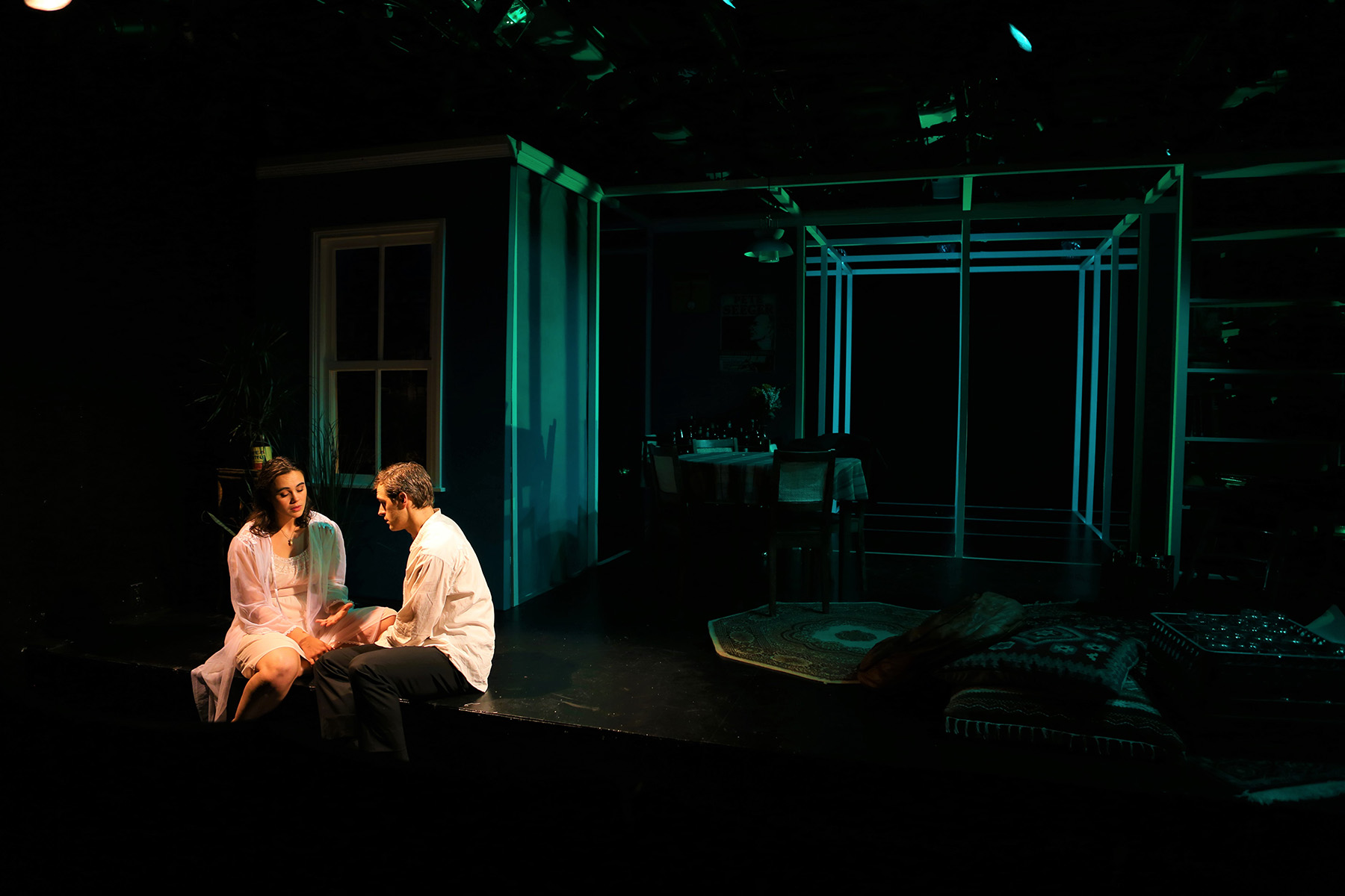 Sidney and Iris attempt to reconcile their failing marriage