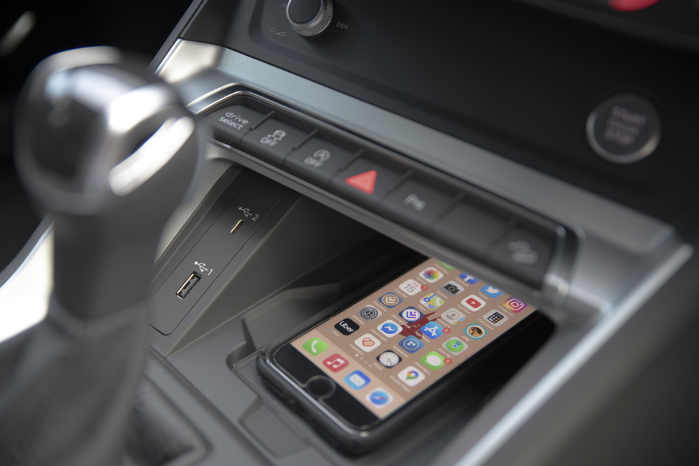 Phone Box Audi Q3 Sportback
