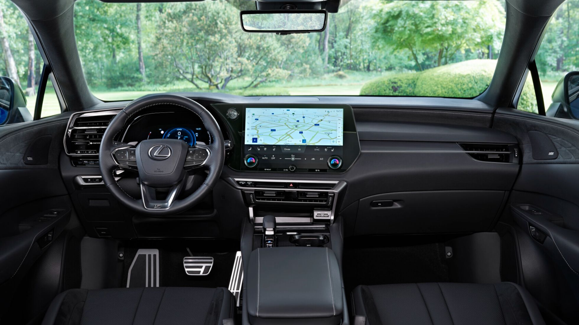 Lexus RX500h Interior