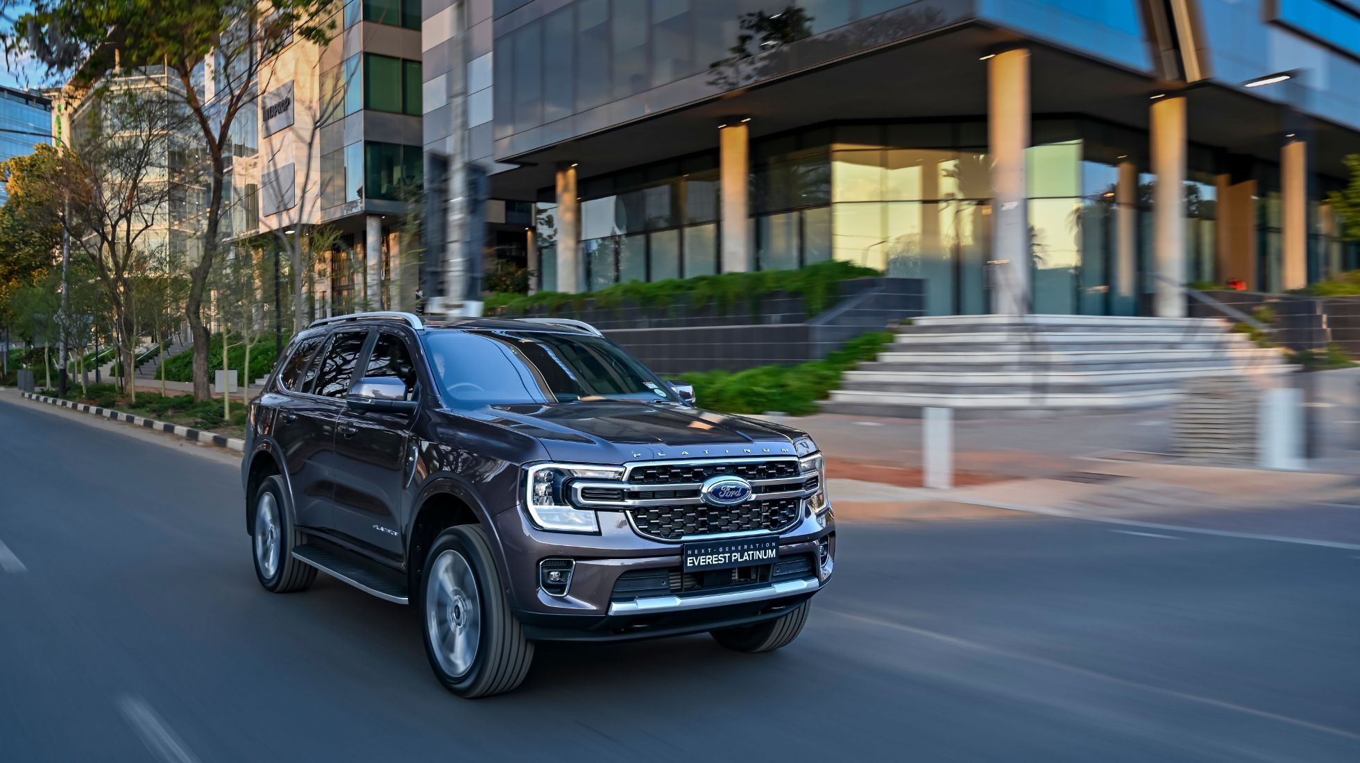 Ford Everest Platinum V6 Front