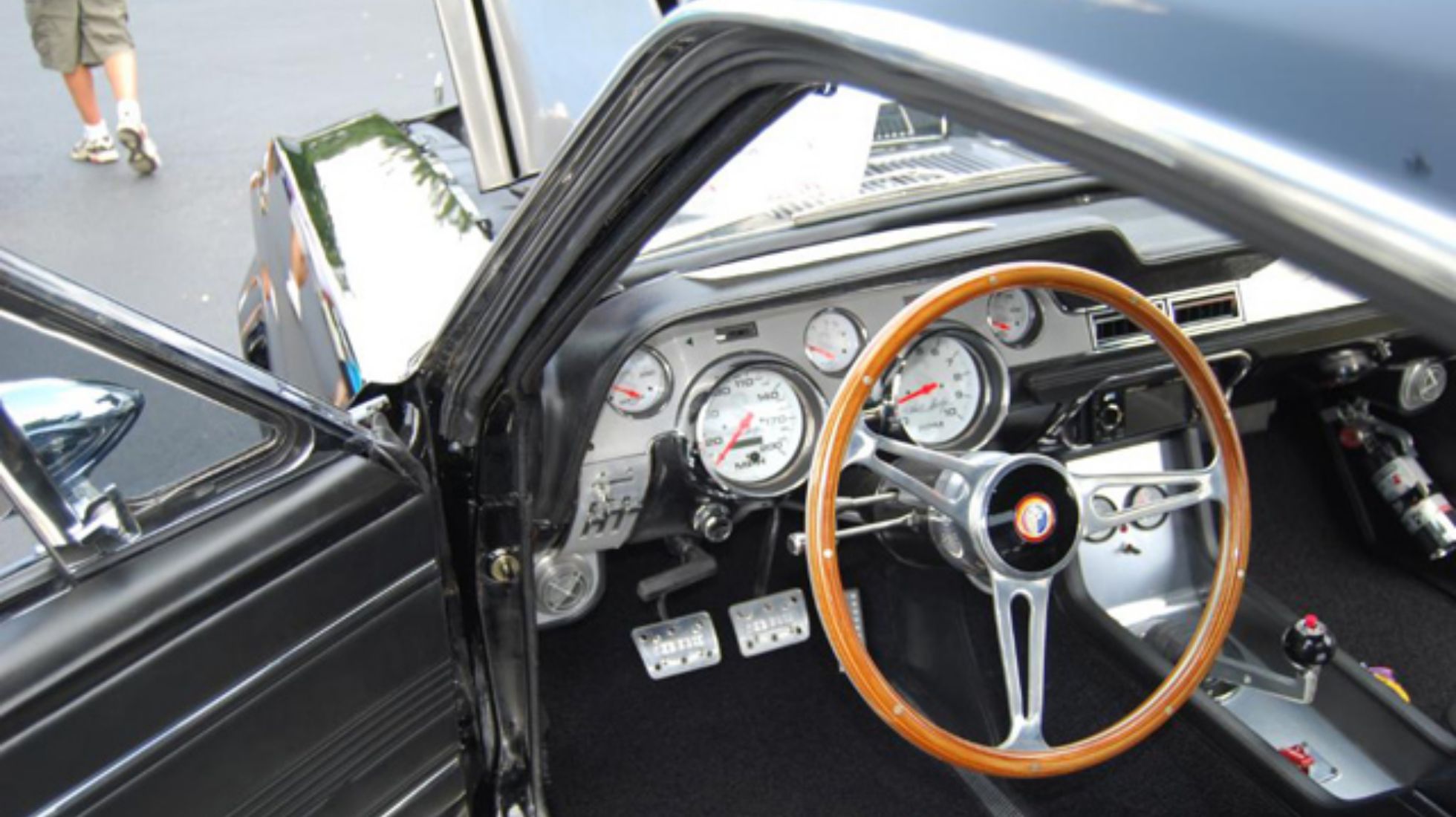 Shelby GT500 Super Snake Steering wheel