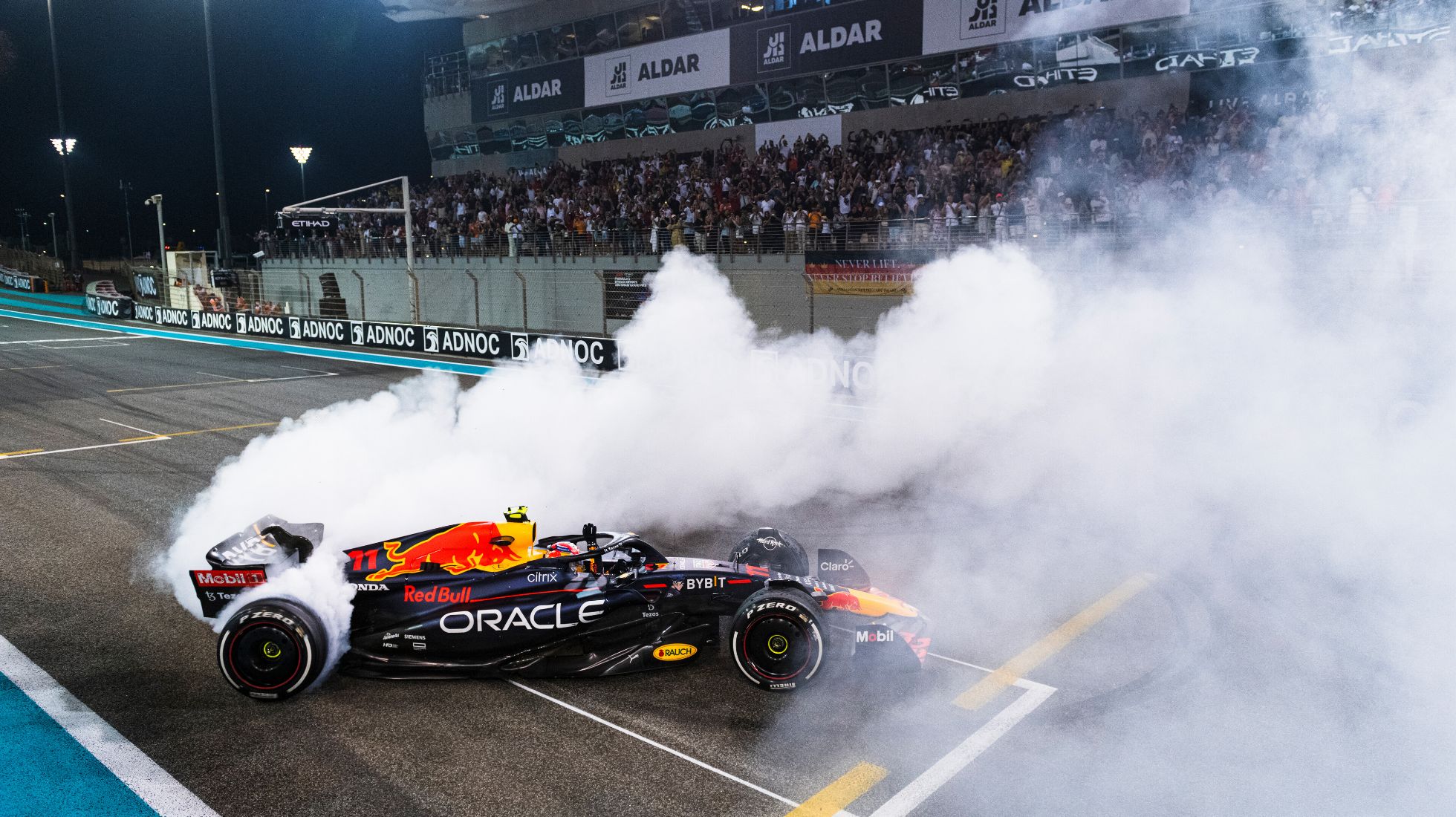 Abu Dhabi GP Max gives fans a proper send-off.