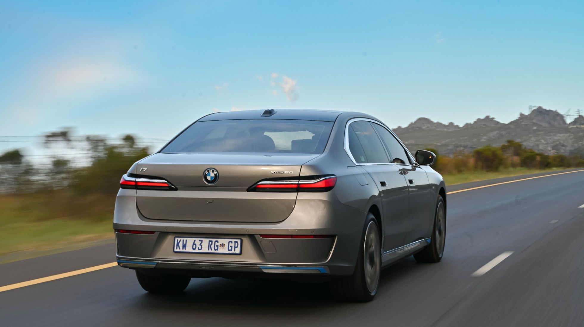 BMW i7 Rear