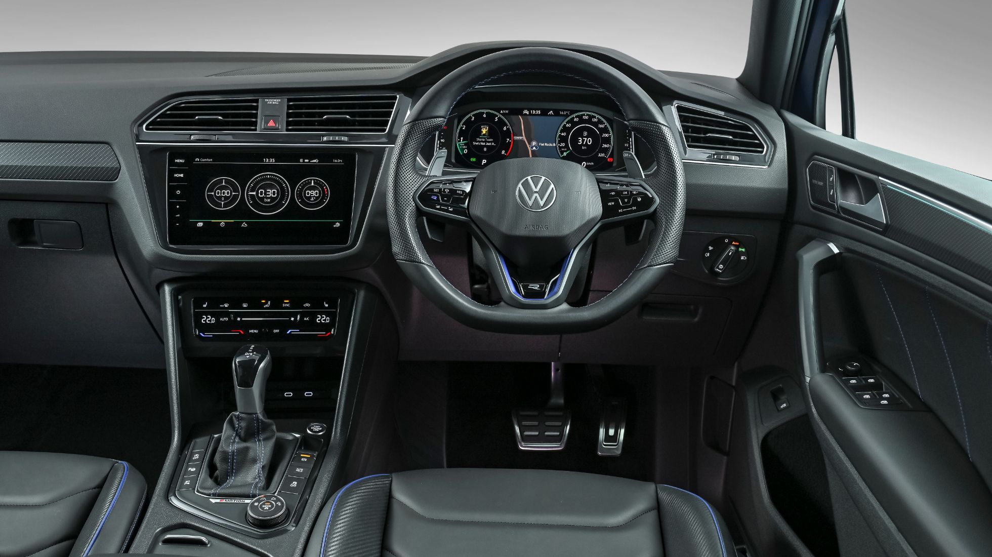 VW Tiguan R Interior