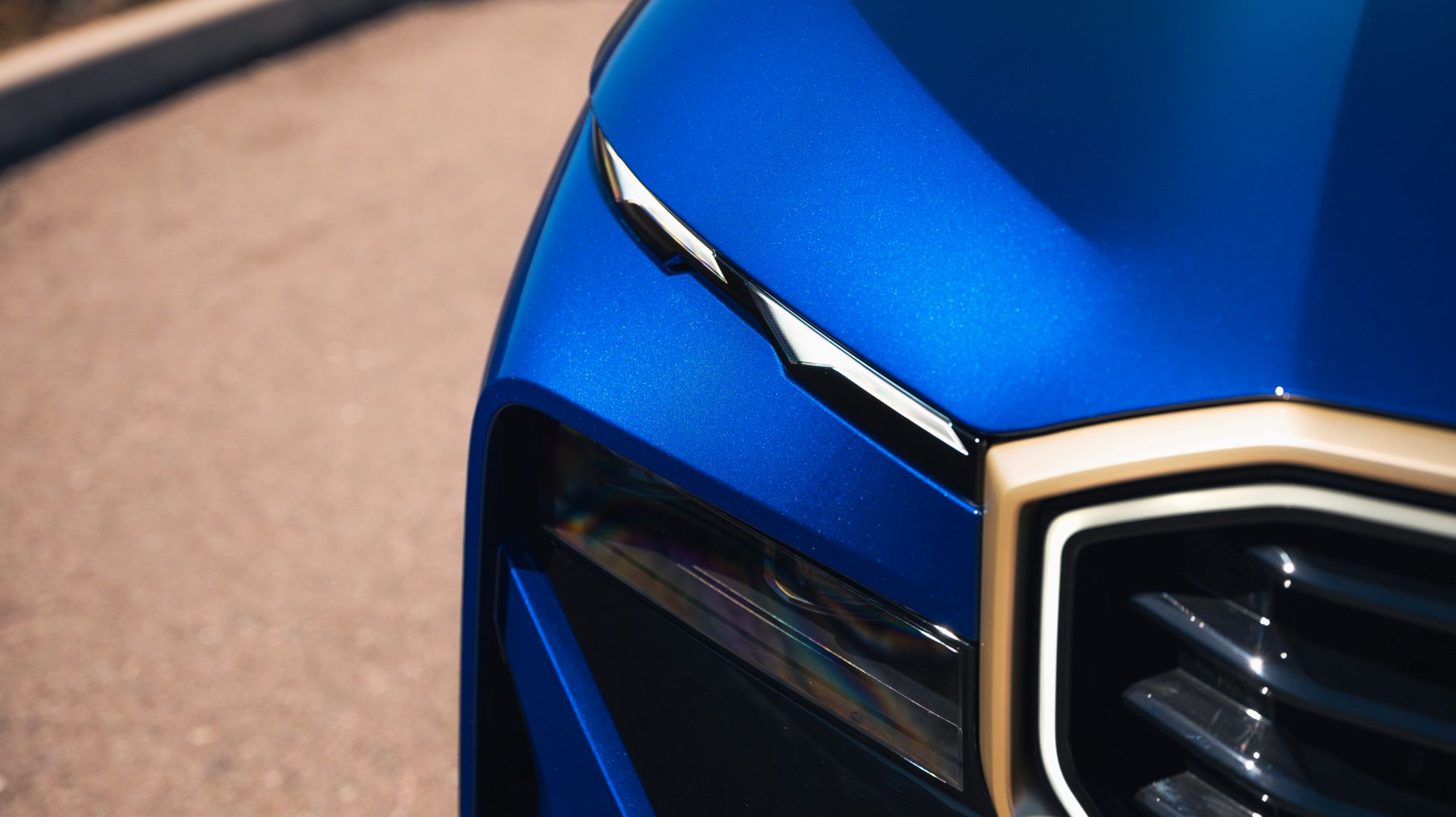 BMW XM on Loc Front headlight detail