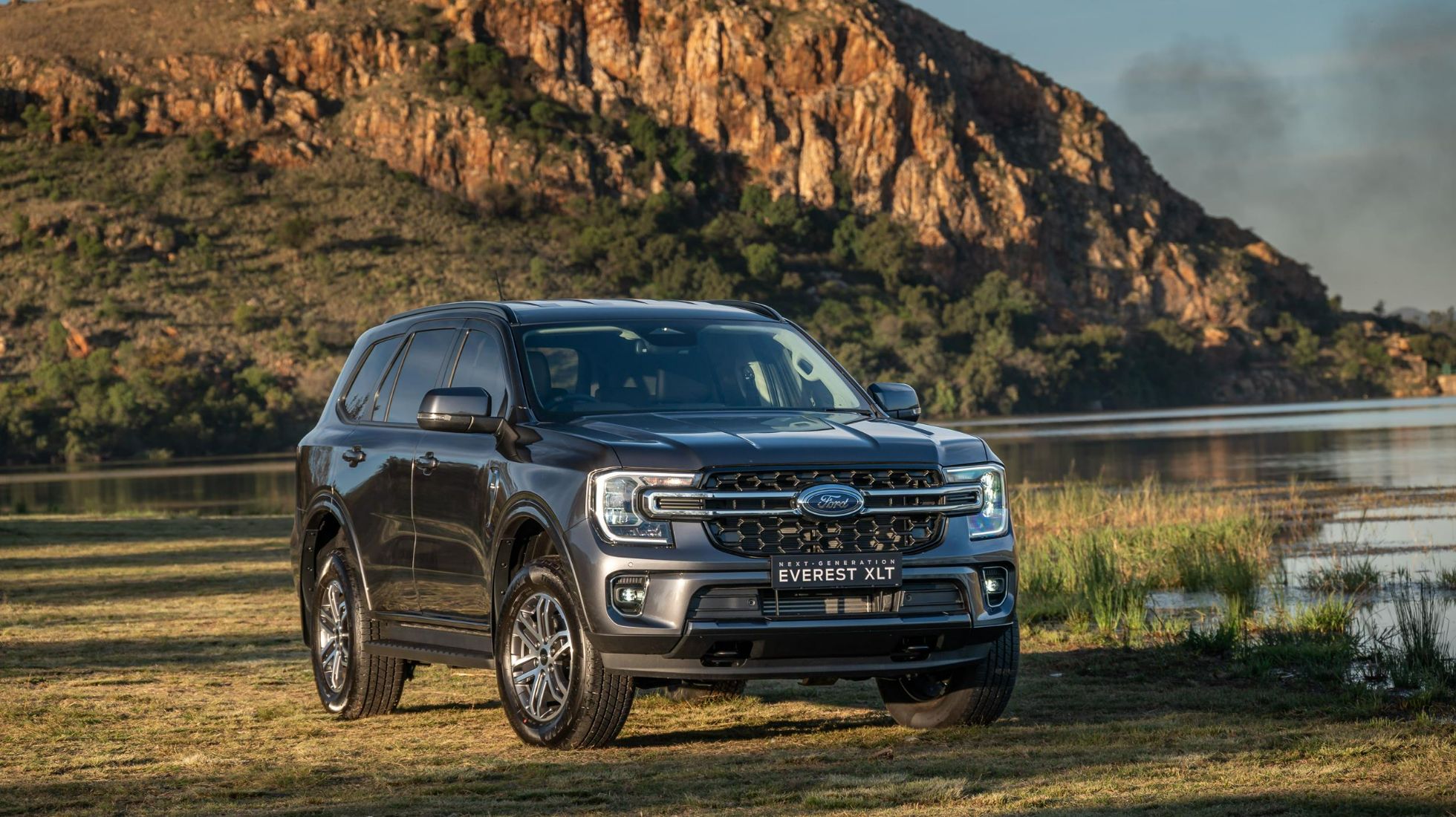 Ford Everest XLT Front