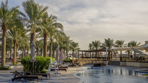 Hotels & Resorts
