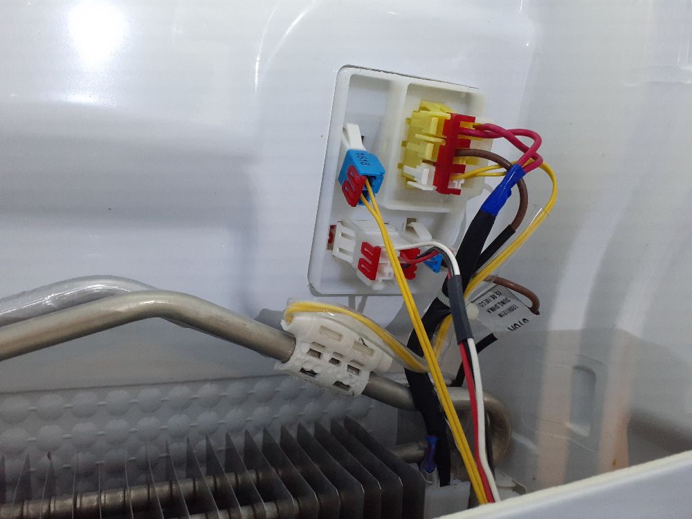 ᐉ How to fix Samsung Refrigerator water dripping from the bottom