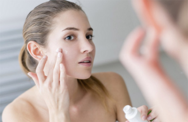 kem trị sẹo emipha của Nhật có tốt không
