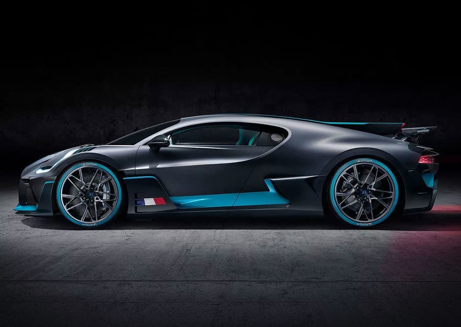 BUGATTI-DIVO