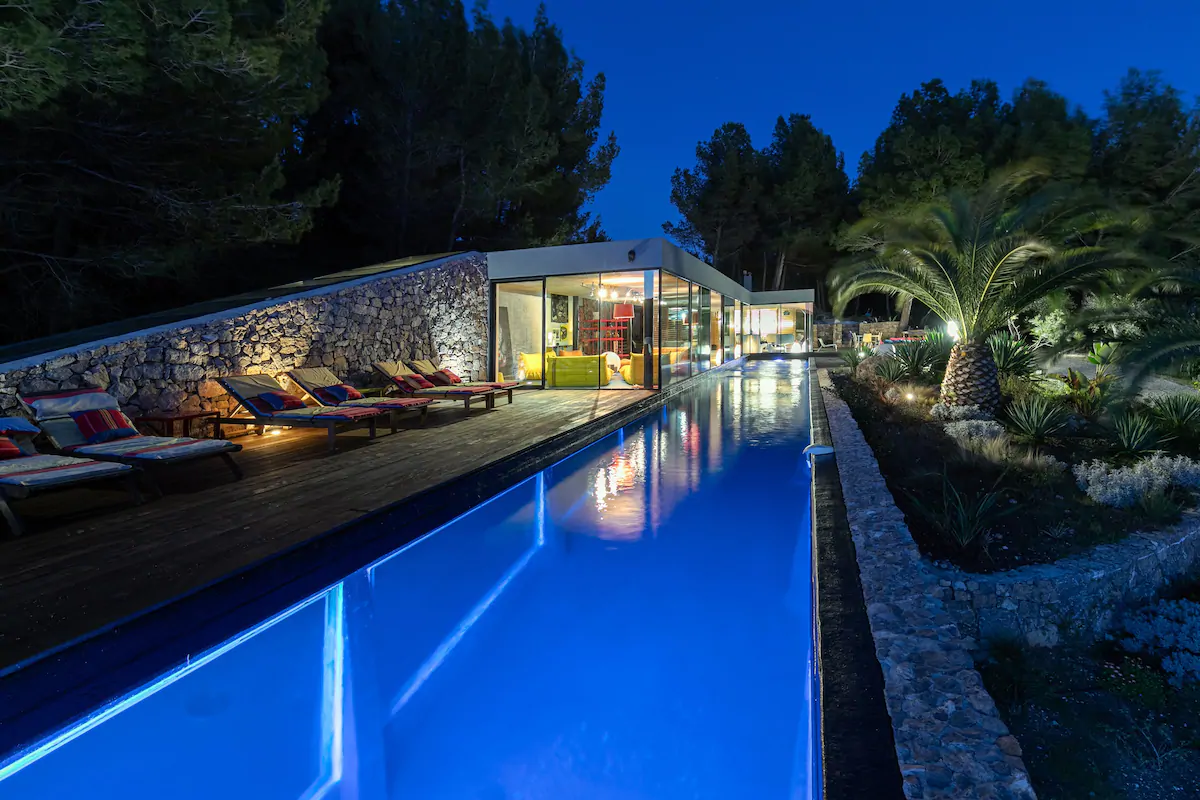 AirBnB Villa On The Rocks In Bandol, France