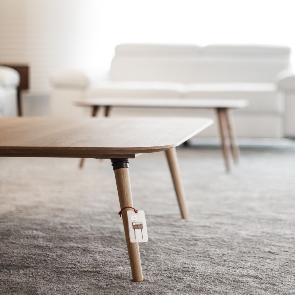 Table made of solid oak / walnut board