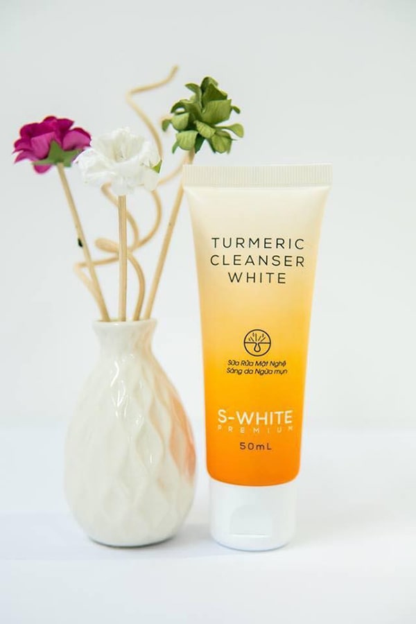 Sữa rửa mặt nghệ Nhật S-White