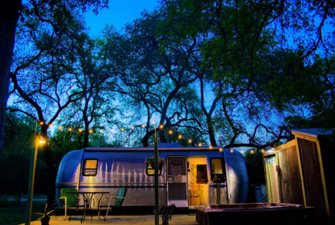 Restored Airstream Texas - Alternative Airbnb Accommodations Futurestay