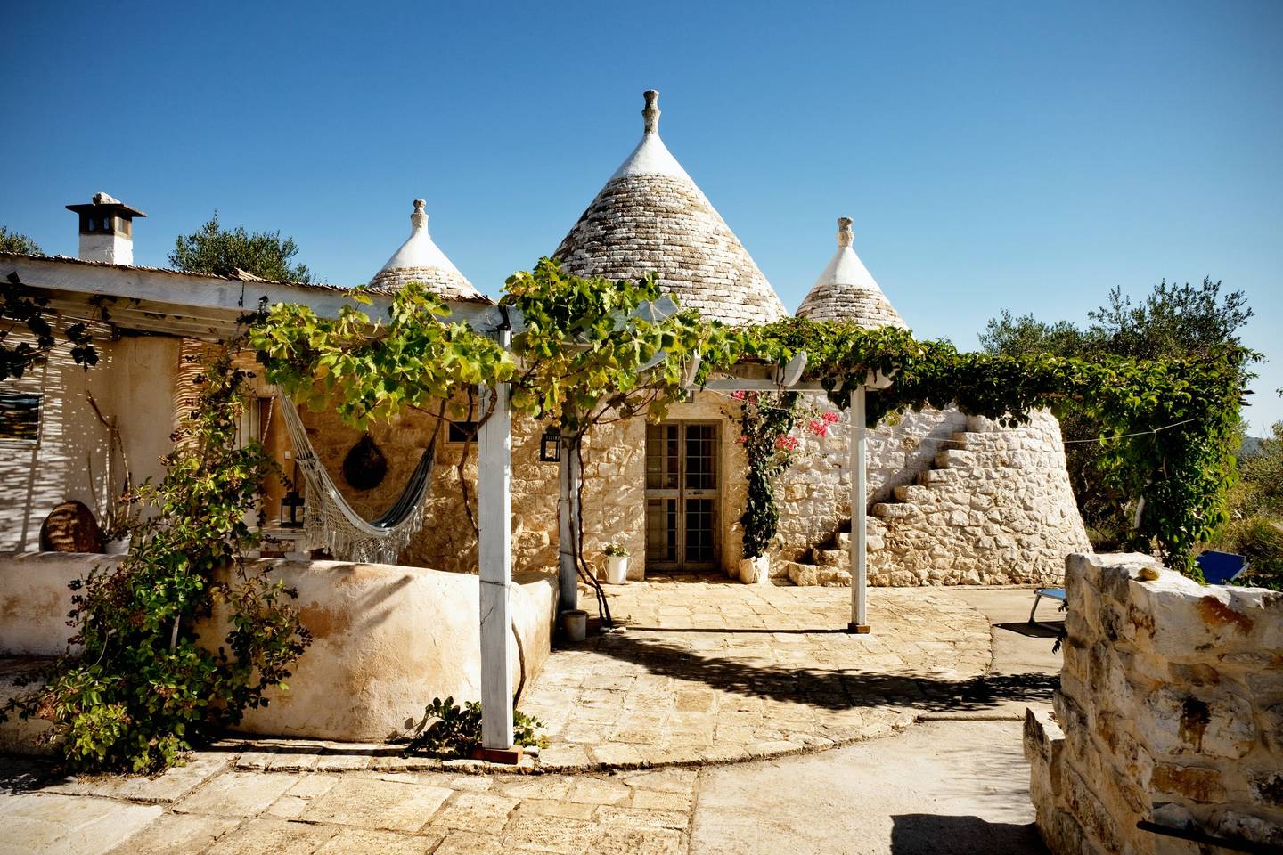 Trullo Aromatic Green - Alternative Airbnb Accommodations Futurestay