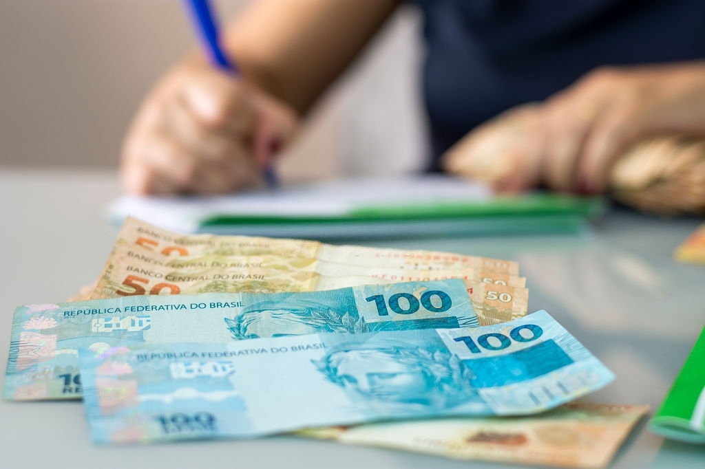 como calcular o salário de síndico