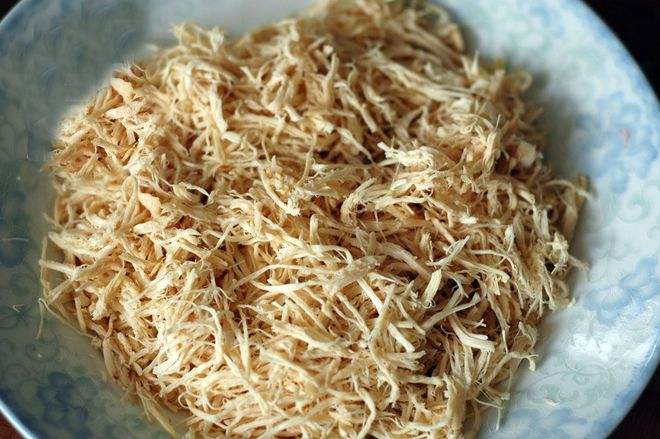 thịt gà xé nhỏ