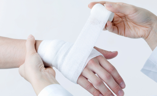 cách chữa bỏng nước sôi không để lại sẹo bằng dầu mù u