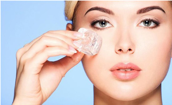 cách trị thâm mắt bằng đá