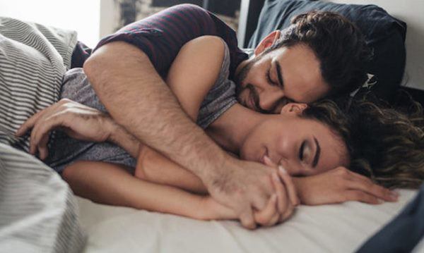 Lúc lên giường vợ cứ 'hư' đúng kiểu này, chồng chết mê vì thích - 2