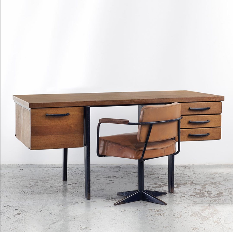 Standard BS 21 Antique Wood Desk