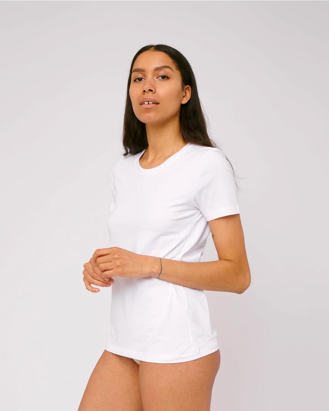 Organic Basics organic classic tee in white on Good Garms