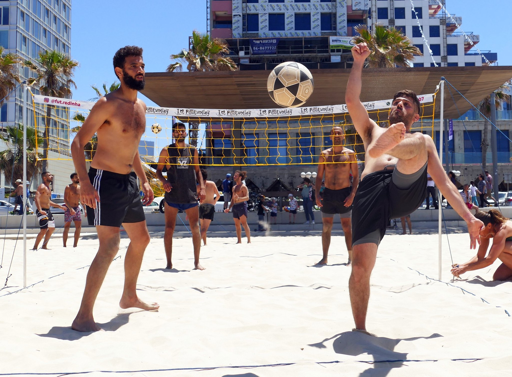 פוצ'יוולי- Arena Club ר"ג