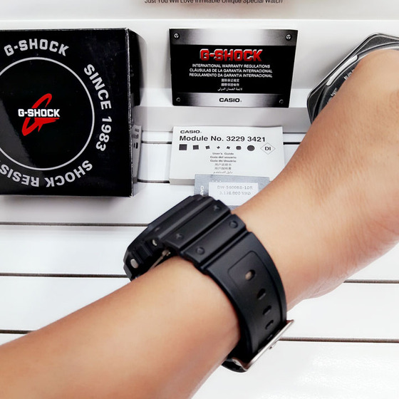 Vẻ đẹp đủa đồng hồ Casio G-shock DW-5600BB-1DR