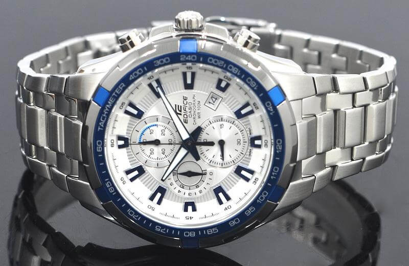 Đồng hồ Casio 6 kim được thiết kế độc đáo