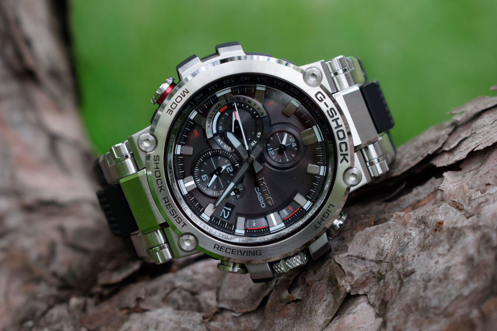 Casio cho ra đời hàng loạt “siêu phẩm”