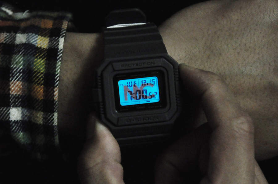 Đồng hồ điện tử Casio Illuminator bật đèn nền sáng