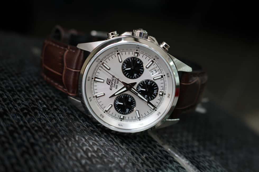 Các tính năng của đồng hồ Edifice Casio WR100m