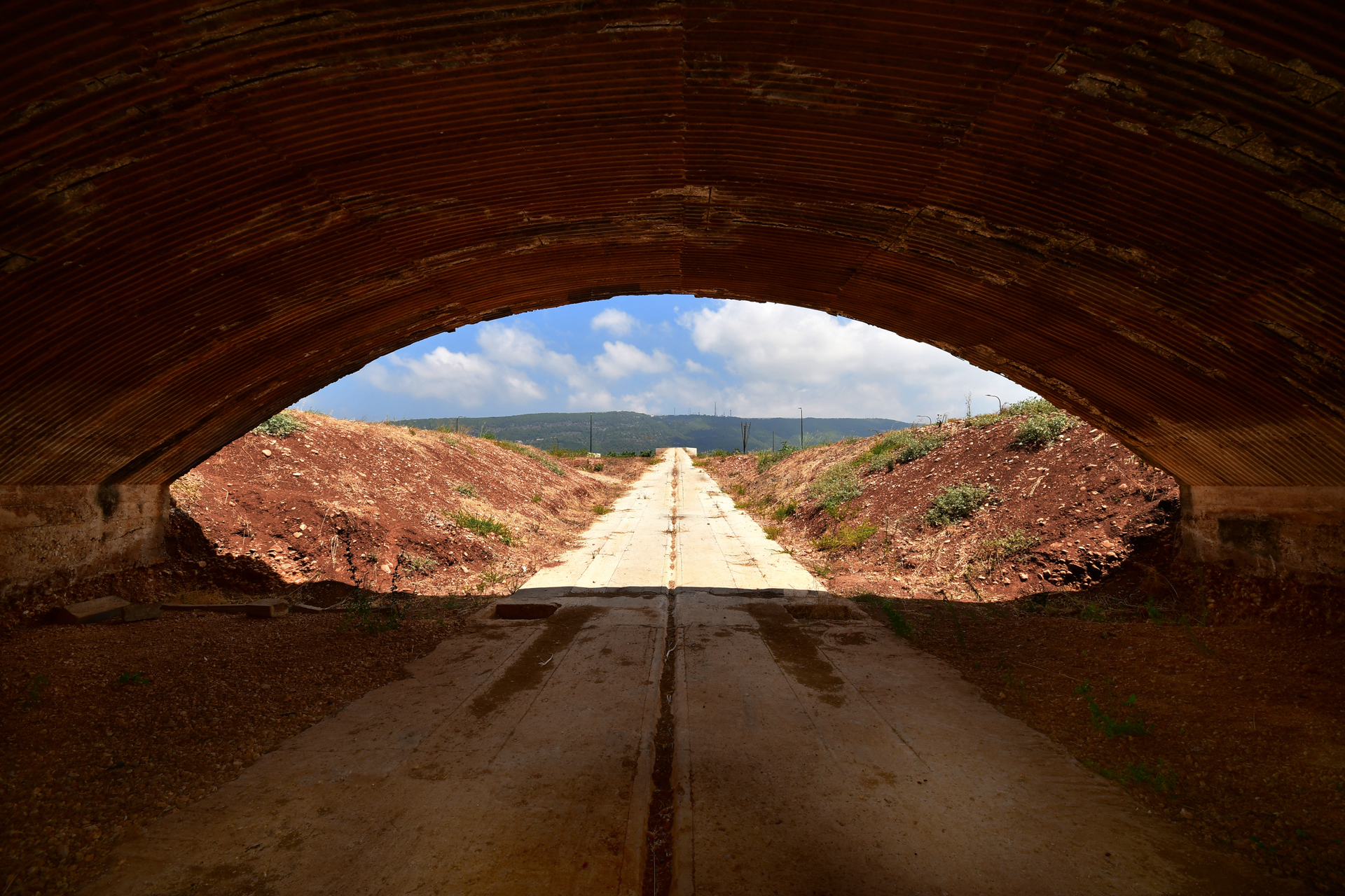 טרמינל 1 - מנחת בצת - יואל שתרוג - אדמה יוצרת - yoel sitruk