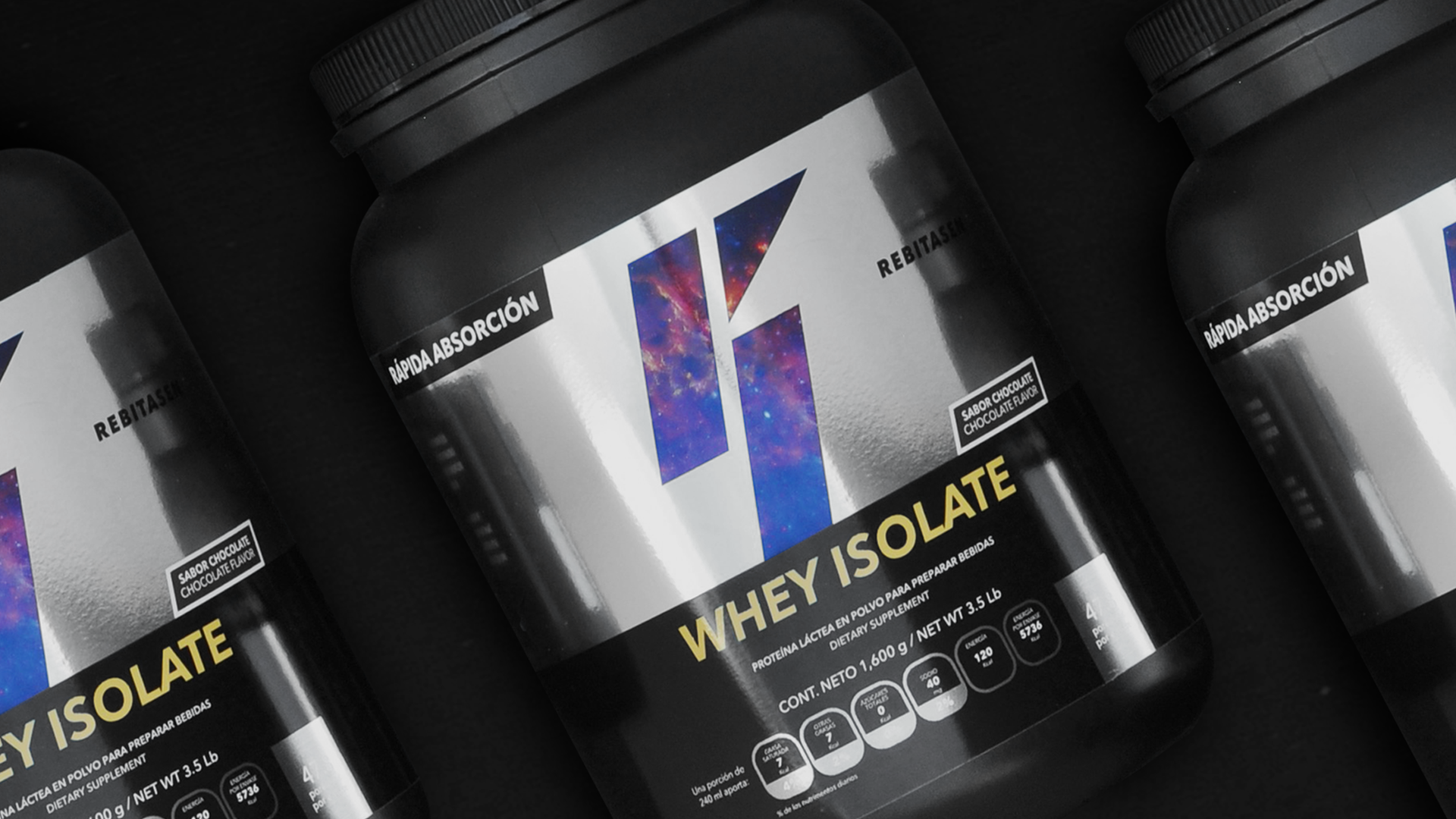 Create an explosive and dynamic brand that reflects the quality of your products. We had to keep its healthy essence very much in line with the local audience that participates in crossfit competitions but open enough to be presented to an international audience.