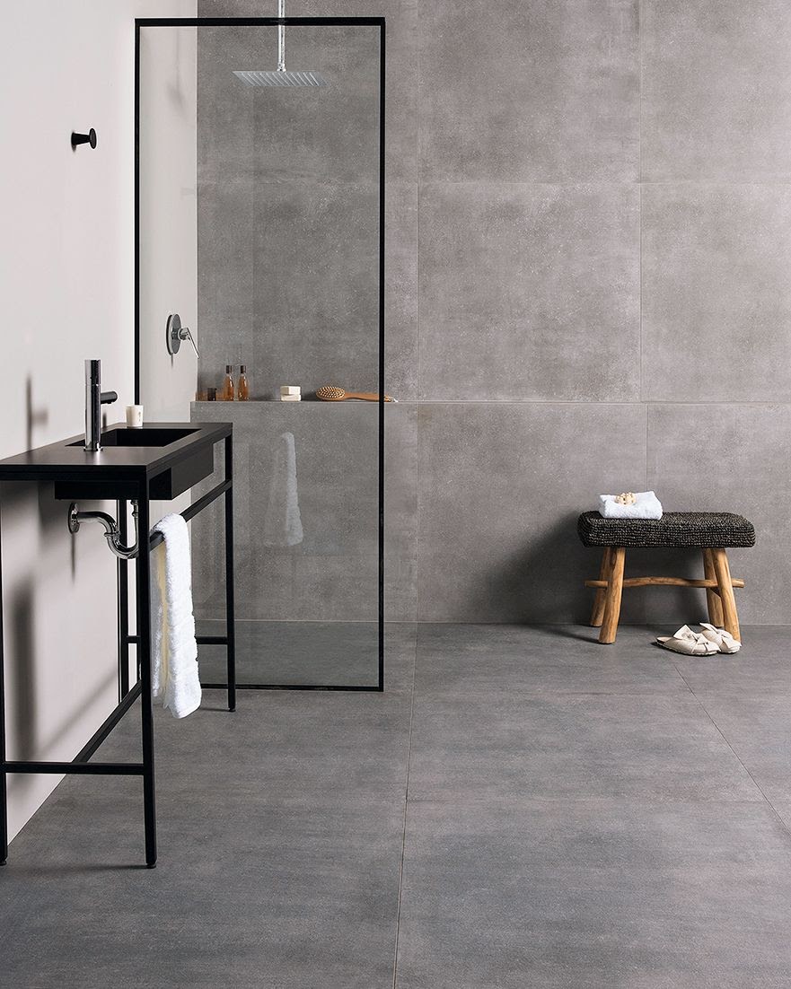 banheiro porcelanato piso e parede textura cimento