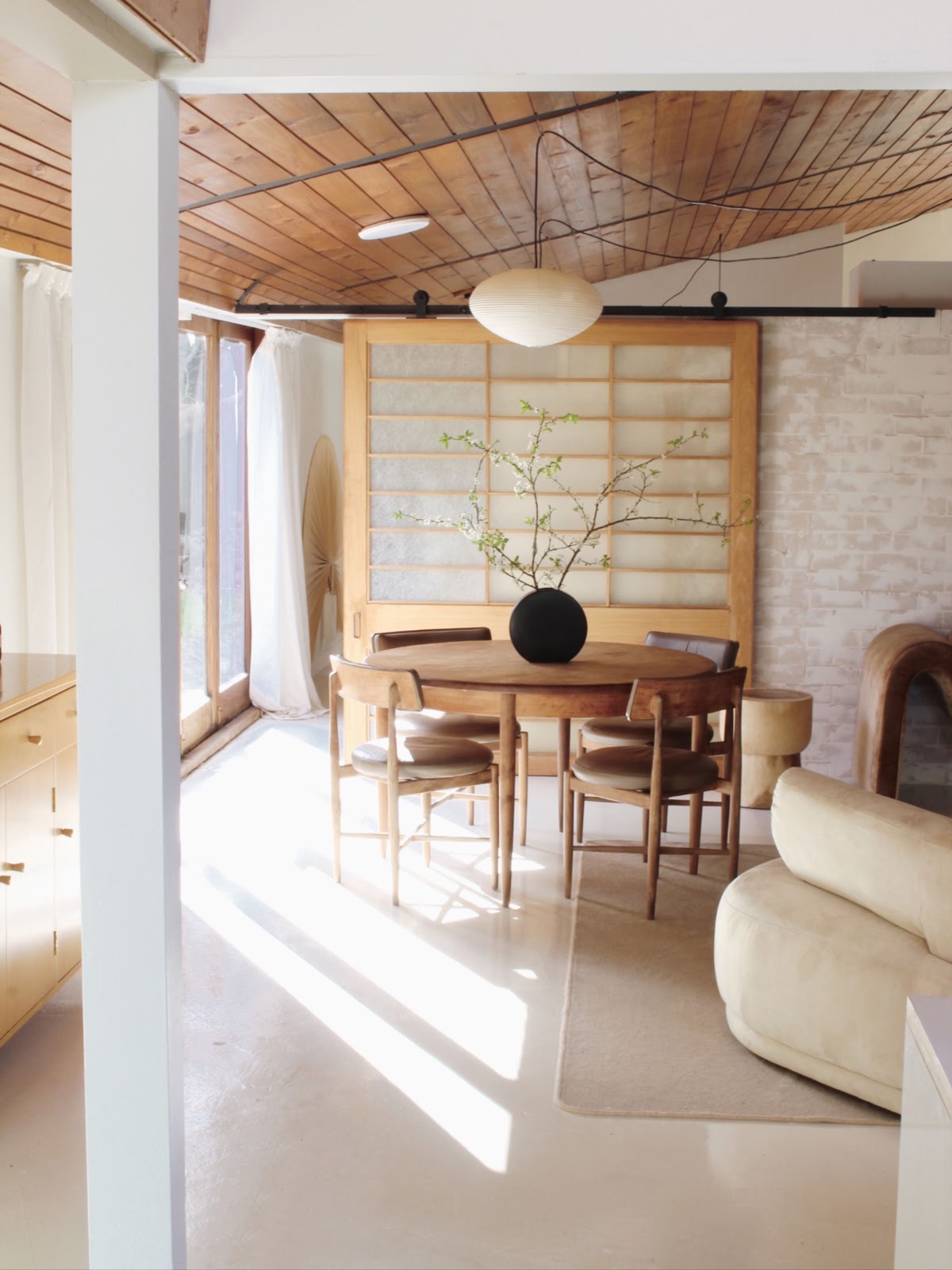sala de jantar estilo japandi