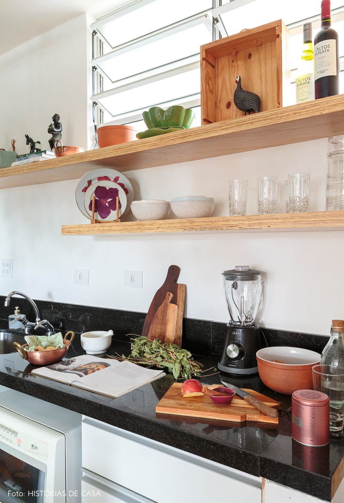 decoração cozinha com prateleiras