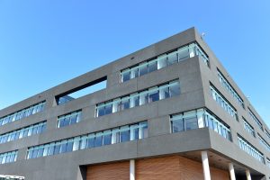 The CITEC research building provides an enormous 5,300m² of space including a laboratory area encompassing 1,300m² that is mainly organised around a central laboratory on the ground floor. (Image coutesy of CITEC- University of Bielefeld)