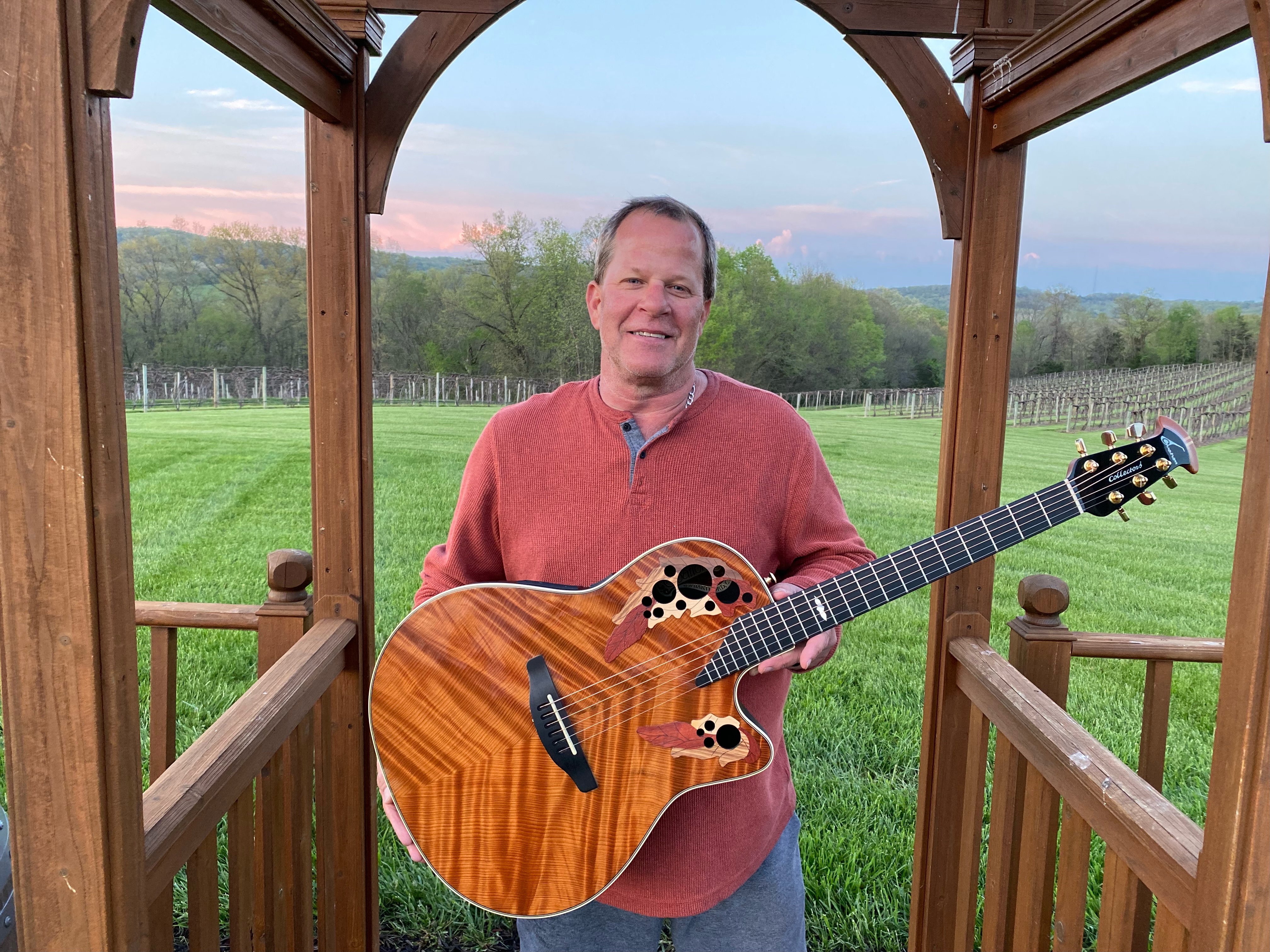 Live Music with Mickey Scott