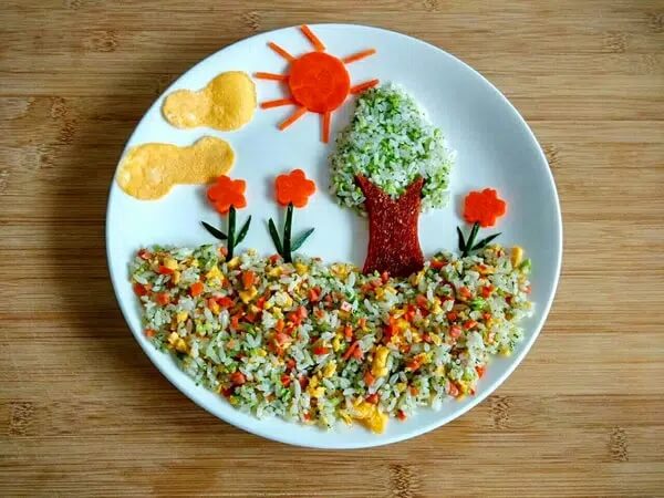 Món cơm rang cho bé ăn sáng