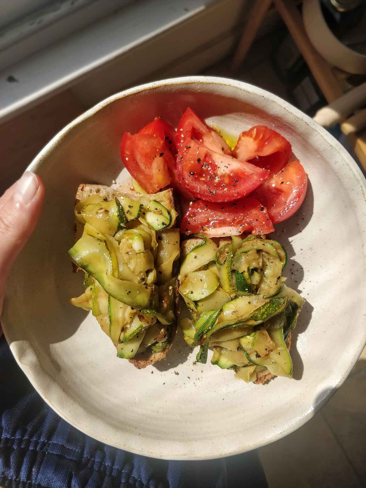 5 minute lunch Lemony courgette ribbons with carbs