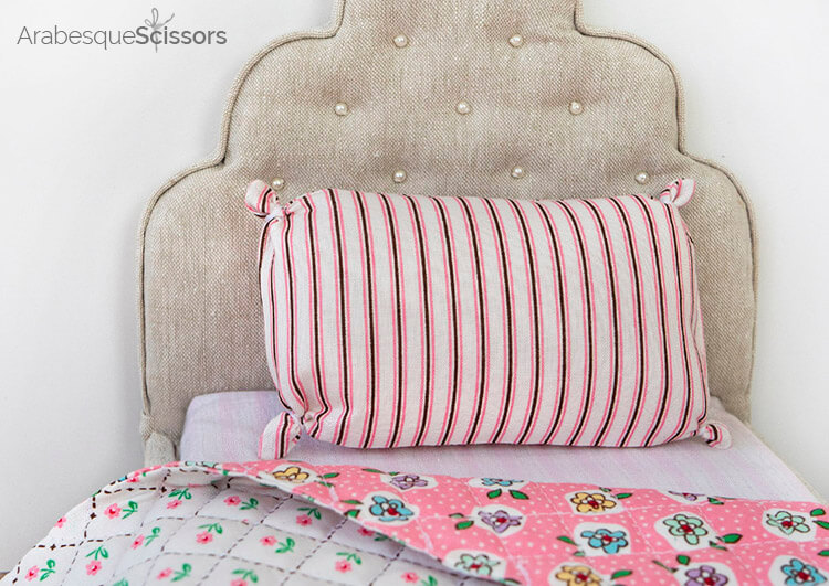 Dolls Bed Set - FREE PATTERN and Instructional Video - basic tied pillow