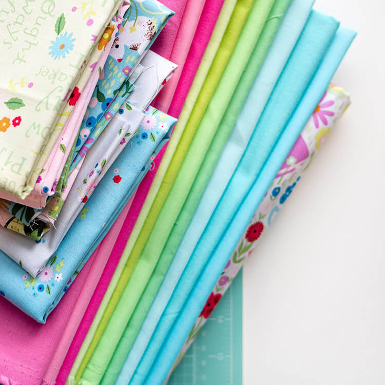 Rainbow Baby Crystal Lattice - A FREE Pattern Add-on - KONA fabric pull
