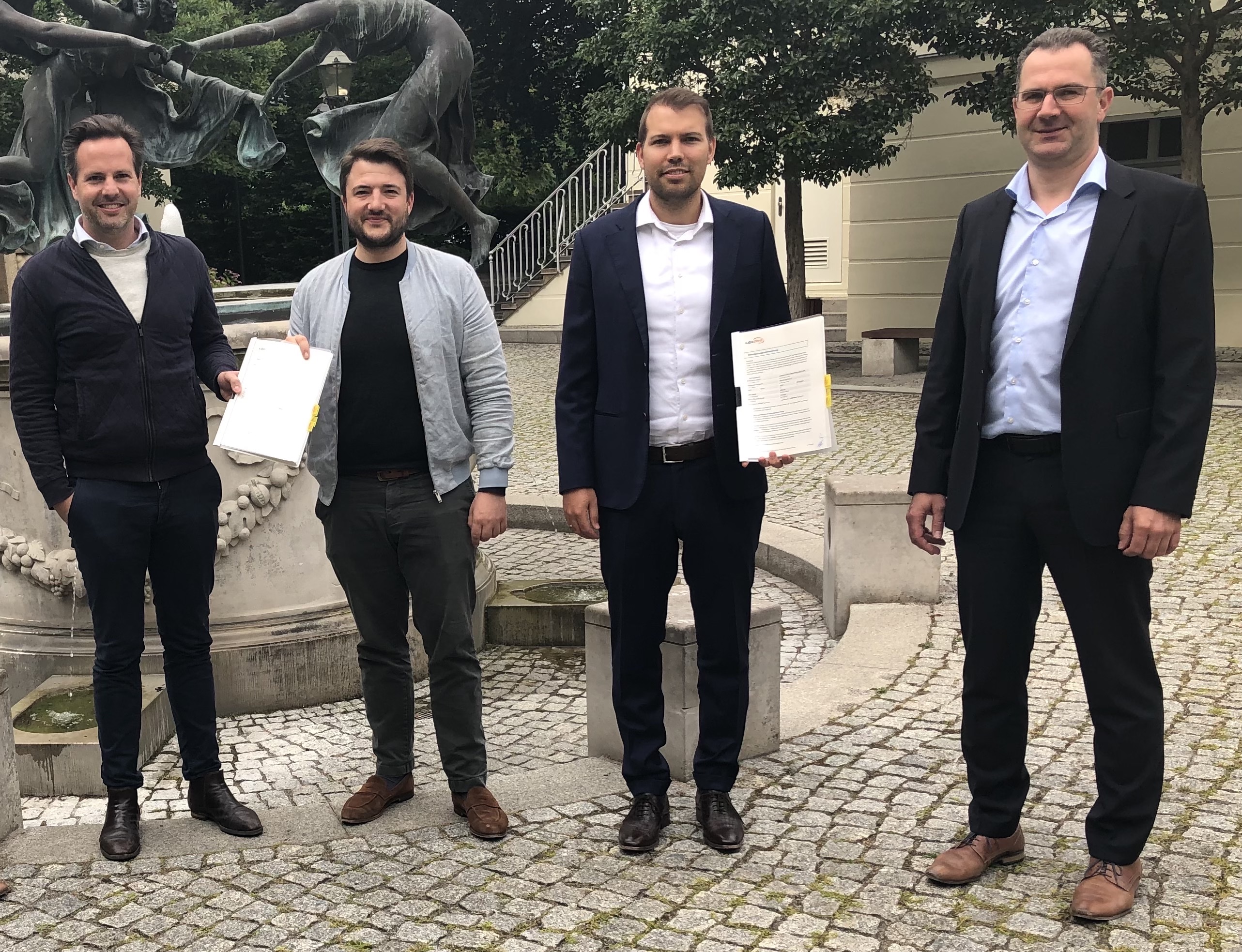 KUGU und edis.therm bei der Vertragsunterzeichnung
