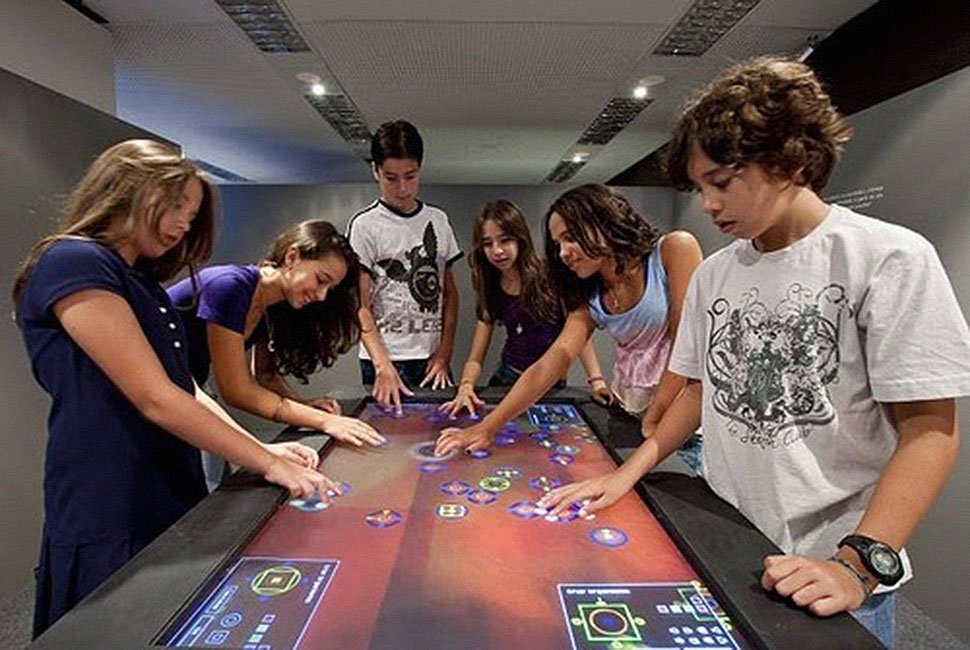 Mesa interativa no Espaço do Conhecimento