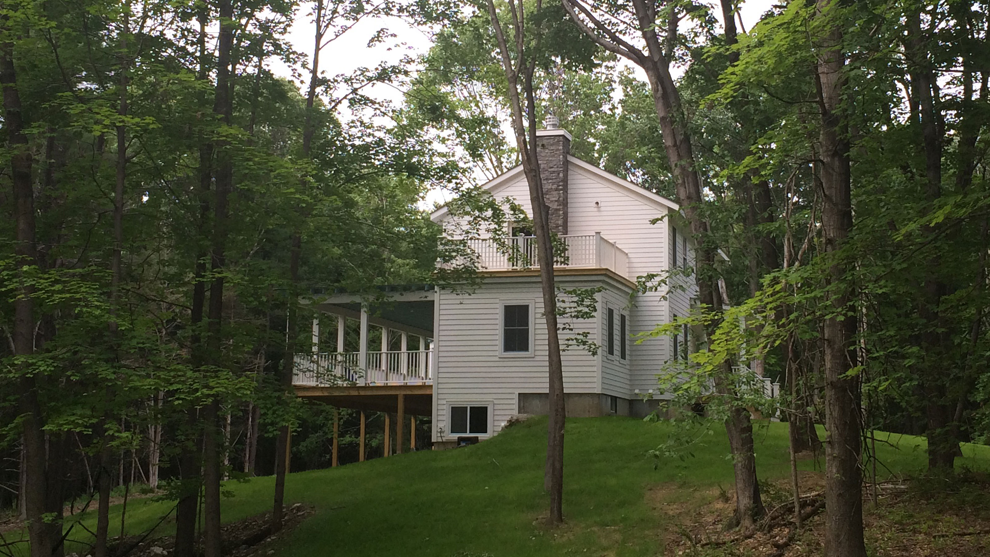 Farmhouse 33 / Rhinebeck, NY Real Estate / Catskill Farms