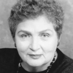 Headshot of Lola Pashalinski