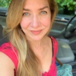 Headshot of Laura Hillenbrand